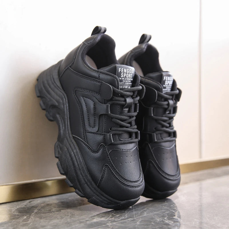 Sneakers con Platform e Lacci – Bianco e Nero