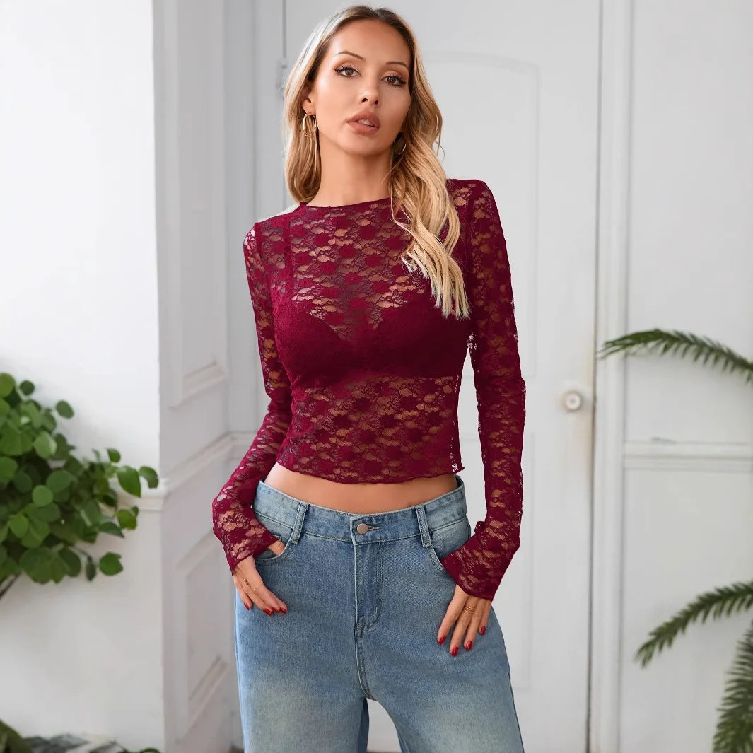 T-shirt attillata a maniche lunghe con bordo in pizzo